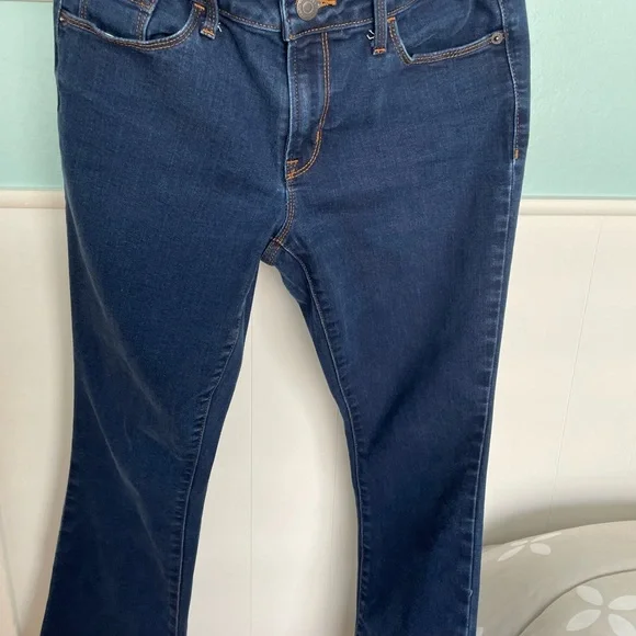 Old Navy Boot Cut Mid Rise Jeans - Picture 4 of 4
